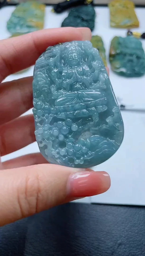 翡翠未镶嵌颈饰