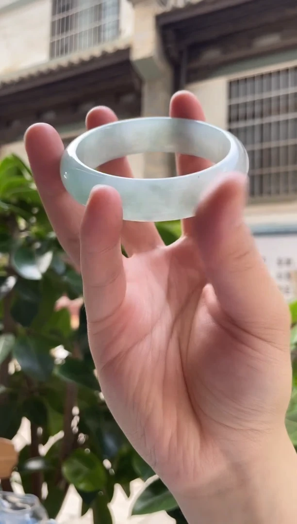 翡翠手镯未镶嵌58圈