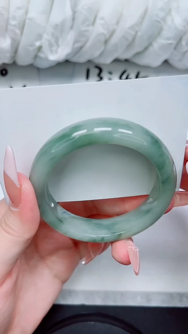 【闪购商品】石英质玉手镯未镶嵌49