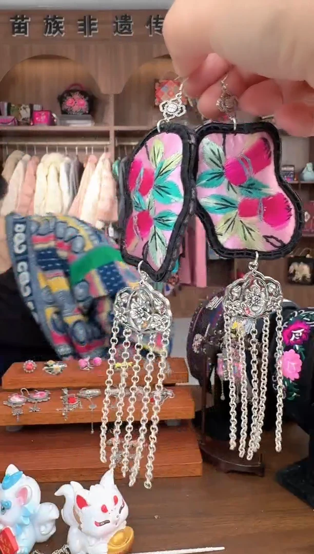 【闪购商品】织绣扶光苗绣传承31