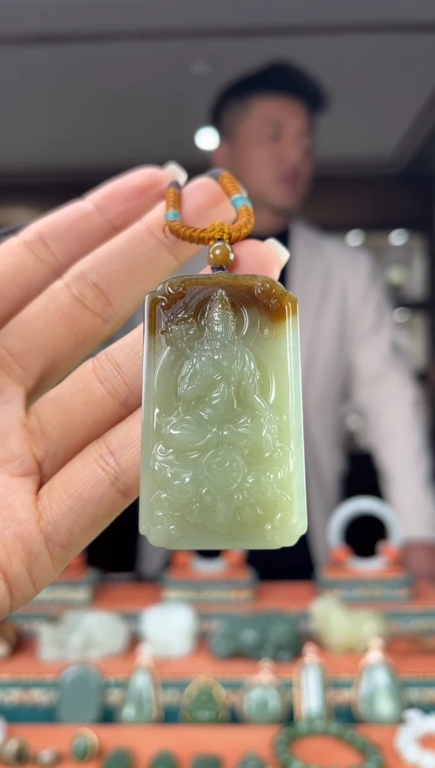 颈饰未镶嵌和田玉佩佩