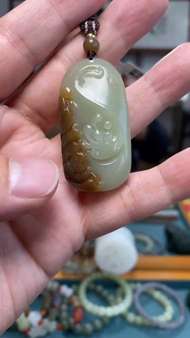 颈饰未镶嵌和田玉70