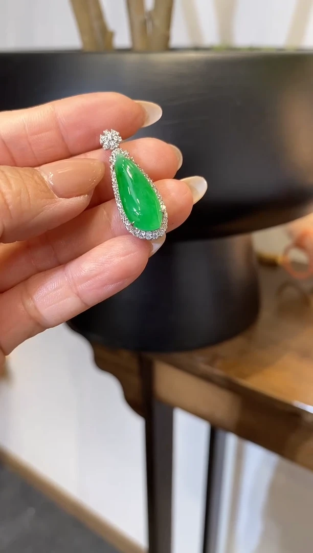 吊坠(不含链)18K金镶嵌翡翠福瓜