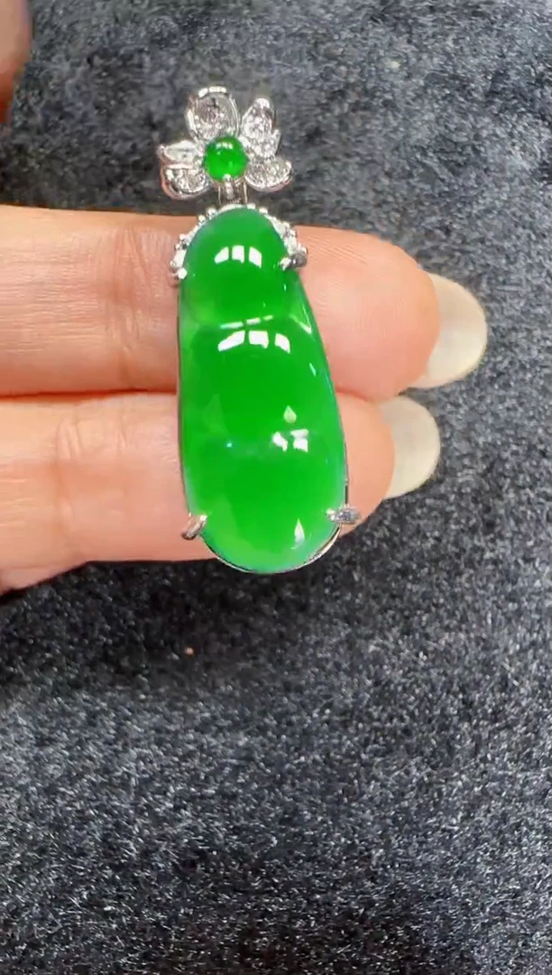 未镶嵌定制翡翠翡翠吊坠185
