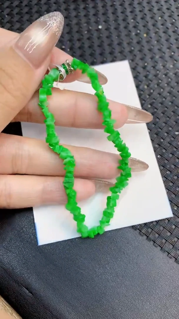 颈饰未镶嵌翡翠1