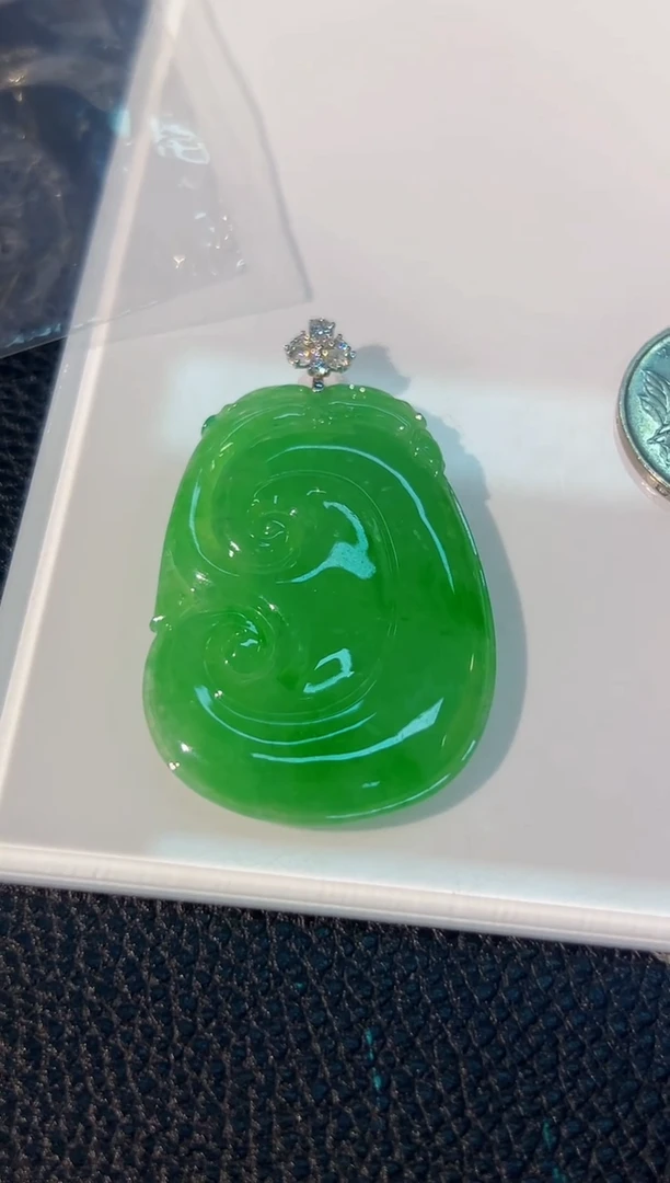 颈饰18K金镶嵌翡翠 缅料A货/支持复检/一件