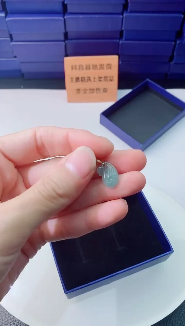 翡翠未镶嵌颈饰1111111111