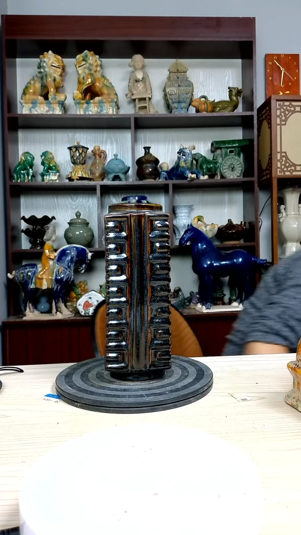 经典精美复古风格瓷器