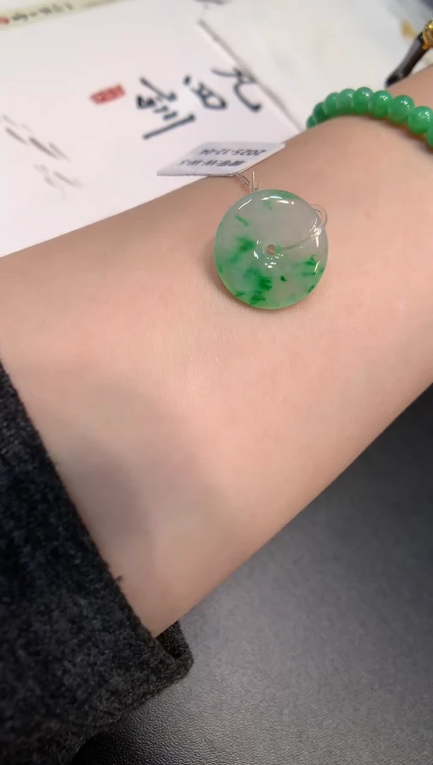 吊坠(不含链)未镶嵌翡翠平安扣