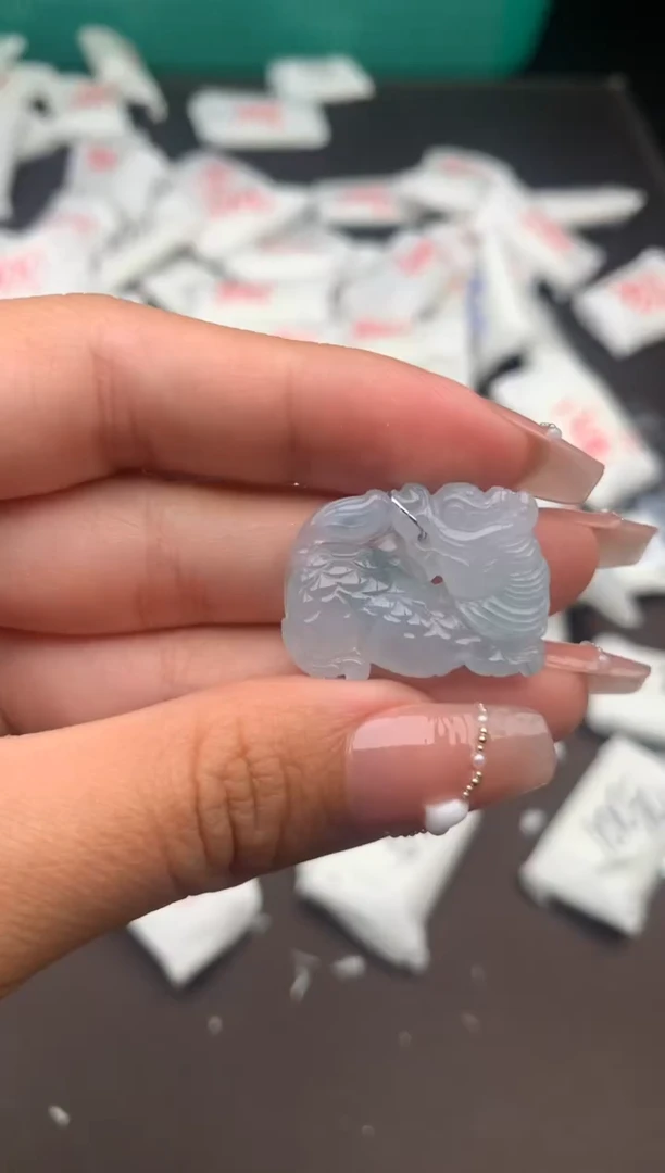【闪购商品】翡翠挂件未镶嵌一