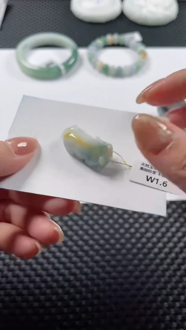 颈饰未镶嵌翡翠基地发货H 9325