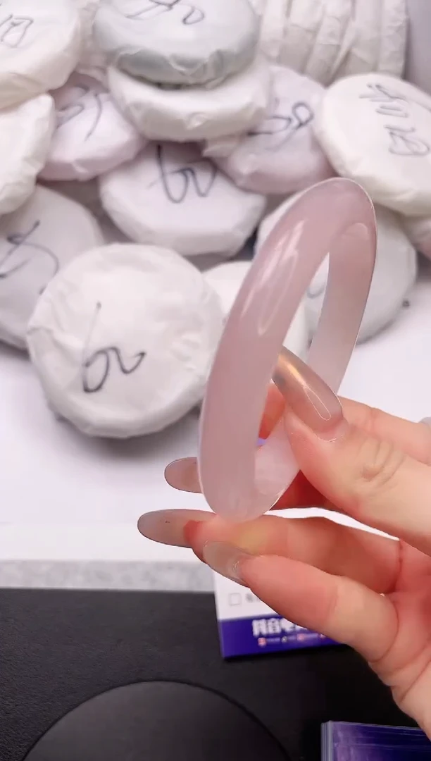 【闪购商品】石英质玉手镯未镶嵌28K12-58