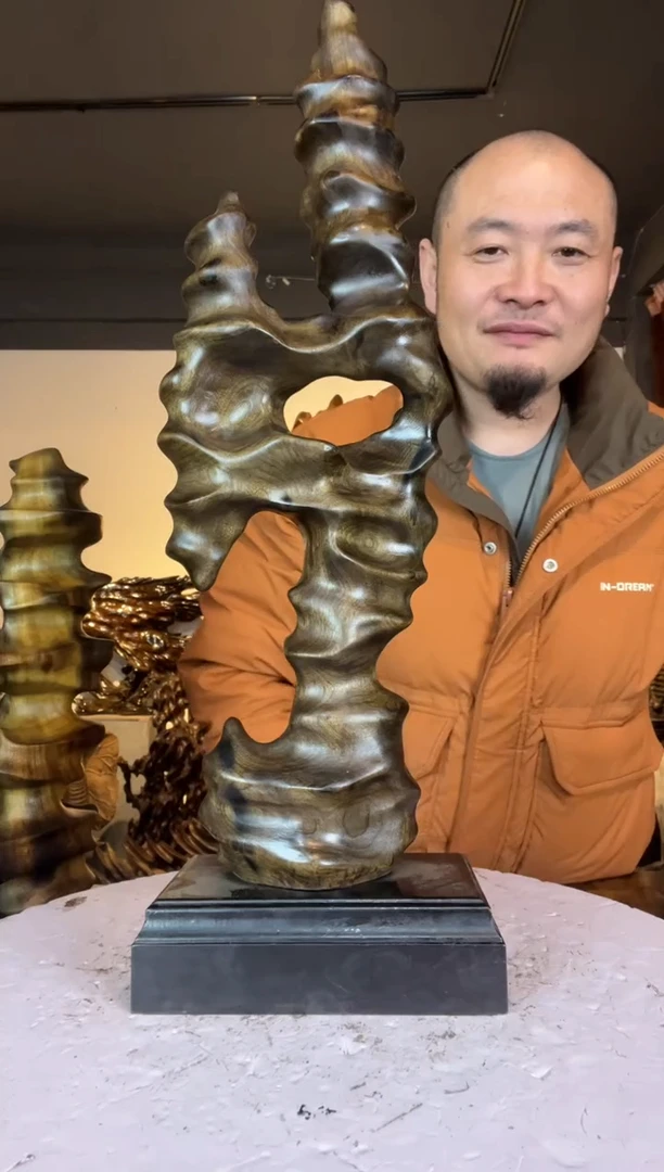 金丝楠冰**客295金丝楠自然随型摆件