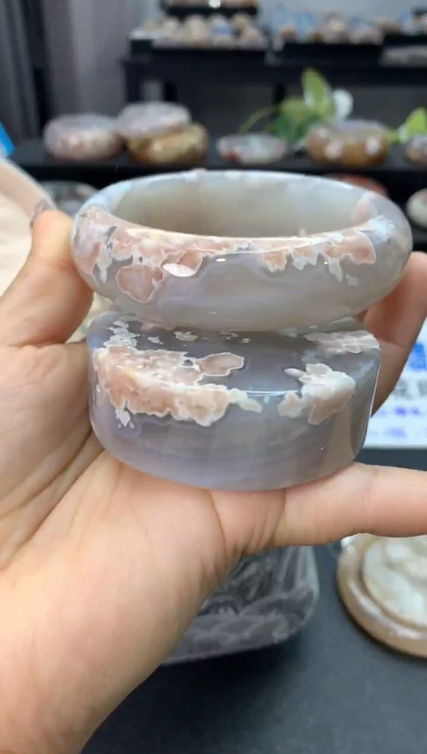 未镶嵌手镯石英质玉（64圈口）赠送镯心 无证书