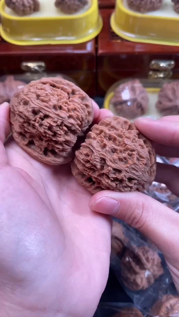 把件文玩核桃南疆石44尺Q478