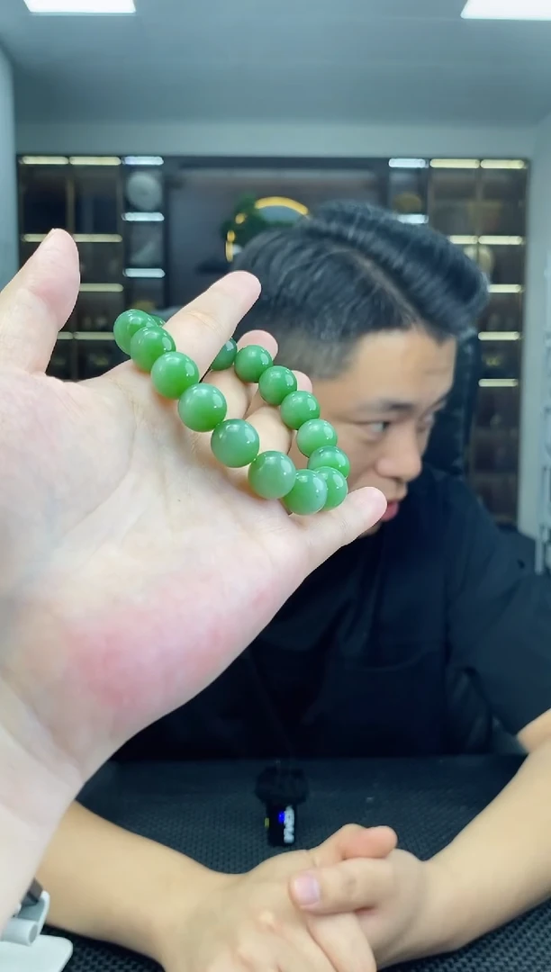 和田玉未镶嵌颈饰碧玉猫眼圆珠卡12手串