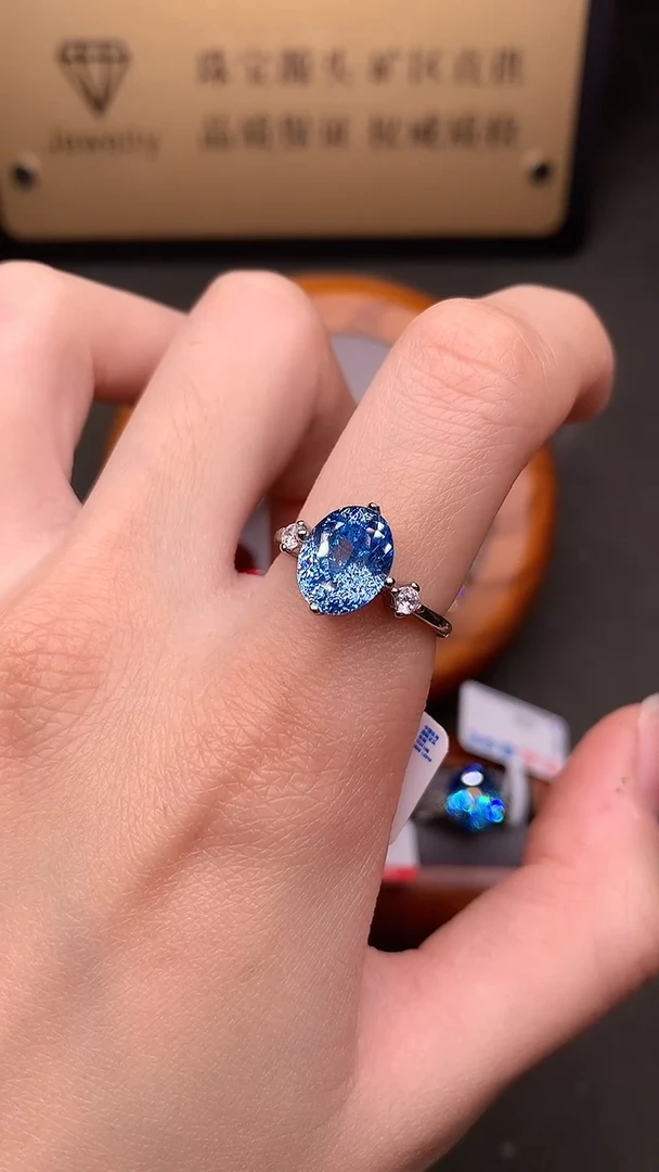 银S925镶嵌戒圈海蓝宝石......