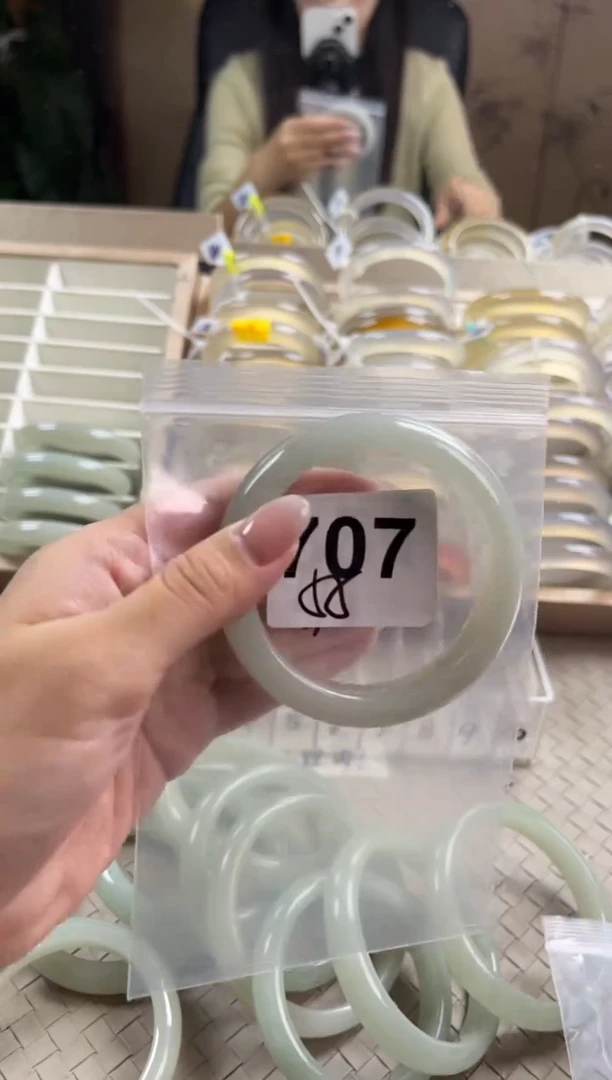 未镶嵌手镯石英质玉迷**香707
