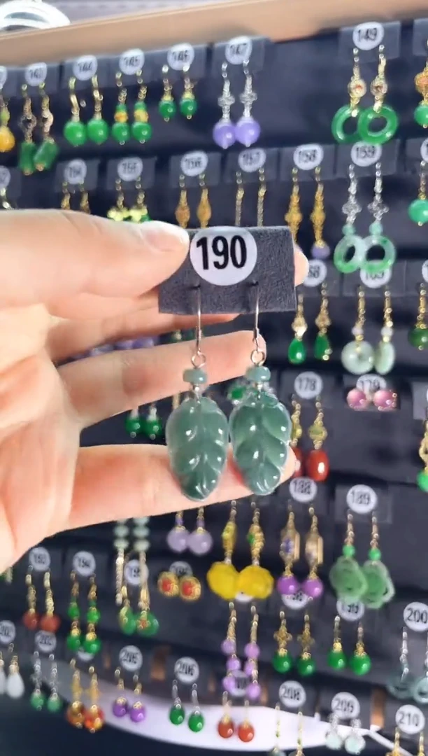 【闪购商品】翡翠耳饰银S925镶嵌190...