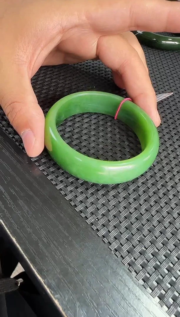 【闪购商品】和田玉（碧玉）手镯未镶嵌白加绿约57圈口