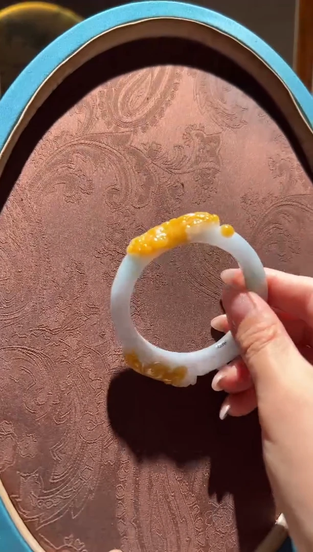 翡翠手镯未镶嵌红翡绿翠