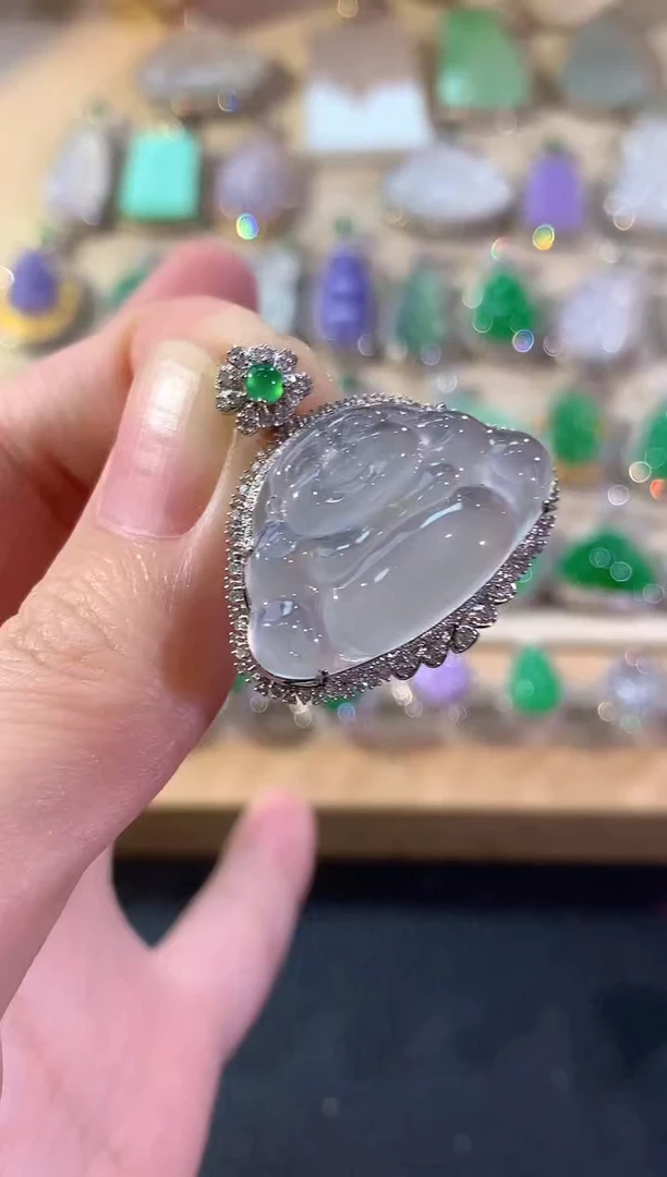 吊坠(不含链)18K金镶嵌翡翠冬日珠宝E89