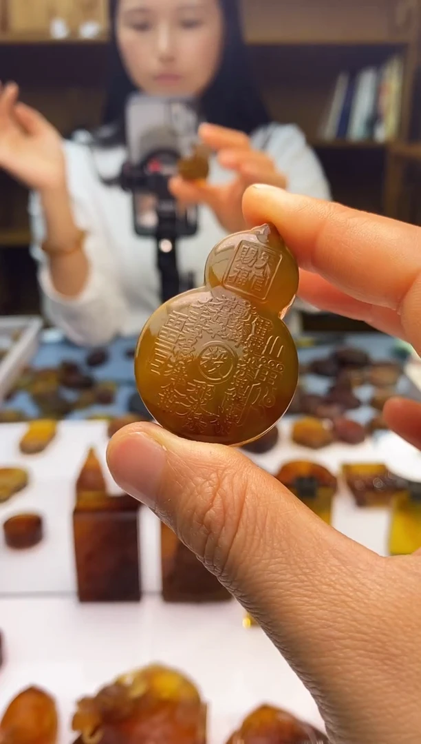 琥珀颈饰未镶嵌SN61-60（山鬼葫芦）