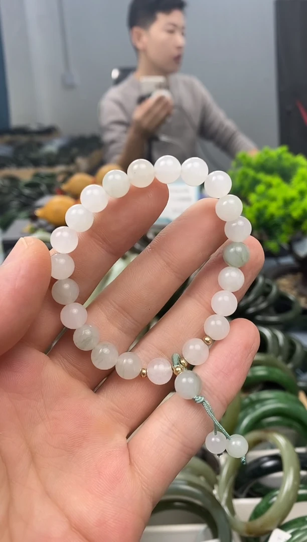 未镶嵌手镯透闪石质玉8mm