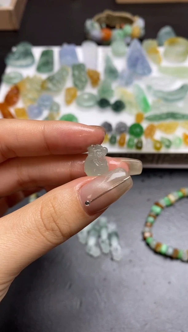 【闪购商品】定制翡翠未镶嵌翡翠毛货~