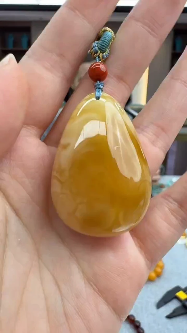 琥珀颈饰未镶嵌162秒拍号 假一罚三