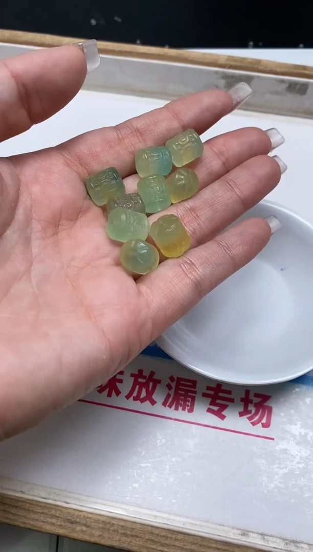 散珠未镶嵌碧玺 黄绿碧玺 回纹桶珠1个15元