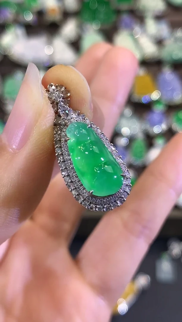 吊坠(不含链)18K金镶嵌翡翠C140