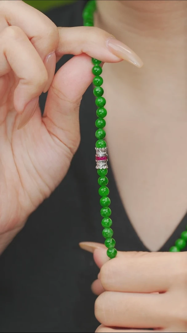 颈饰18K金镶嵌翡翠项链