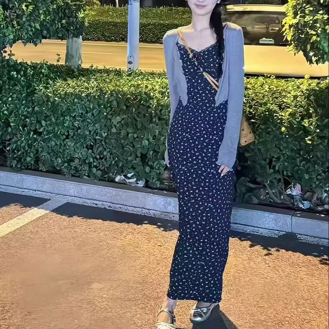 【峥儿专属】蓝色碎花连衣裙+时尚外搭小衫9961