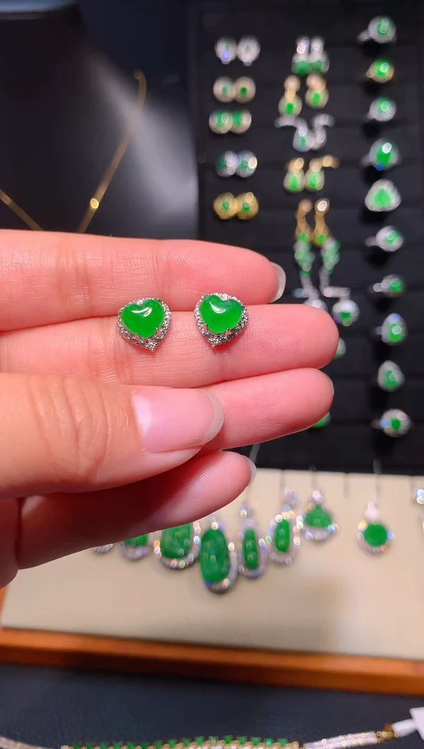 【闪购商品】翡翠耳饰银S925镶嵌耳钉