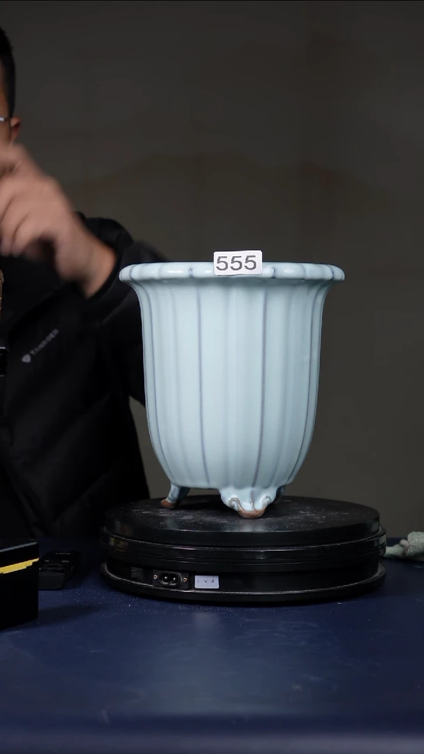 其他瓷福利555号月白菱花盆  口径20高21.7