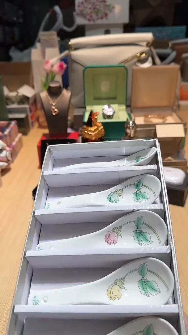 【闪购商品】瓷片锅碗瓢盆一件不剩