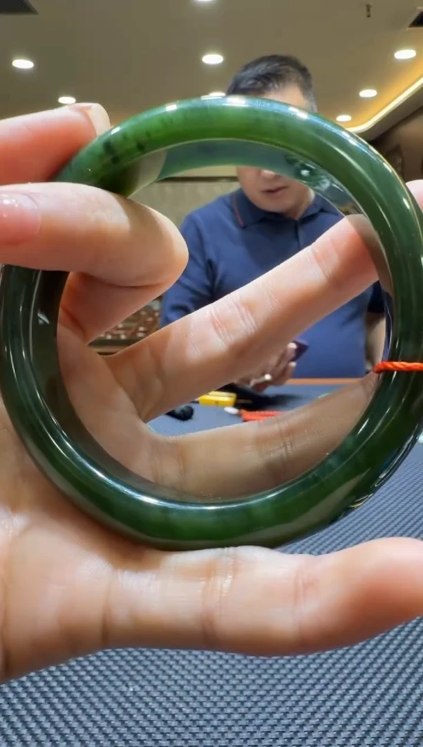 颈饰未镶嵌和田玉手镯62+