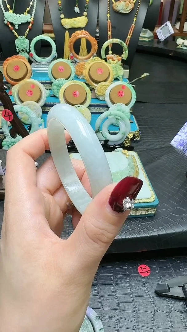 【闪购商品】翡翠手镯未镶嵌天然翡翠手镯