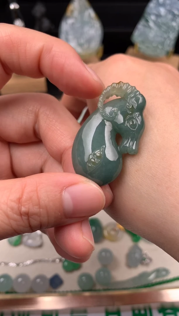 吊坠(不含链)未镶嵌翡翠羊有包容