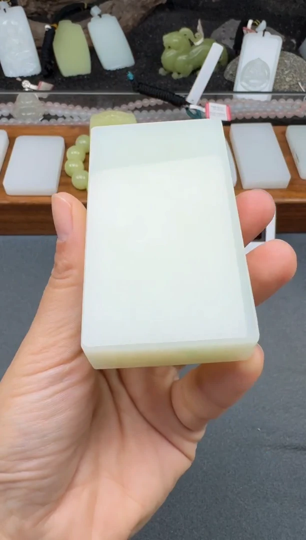 颈饰未镶嵌和田玉承****导2