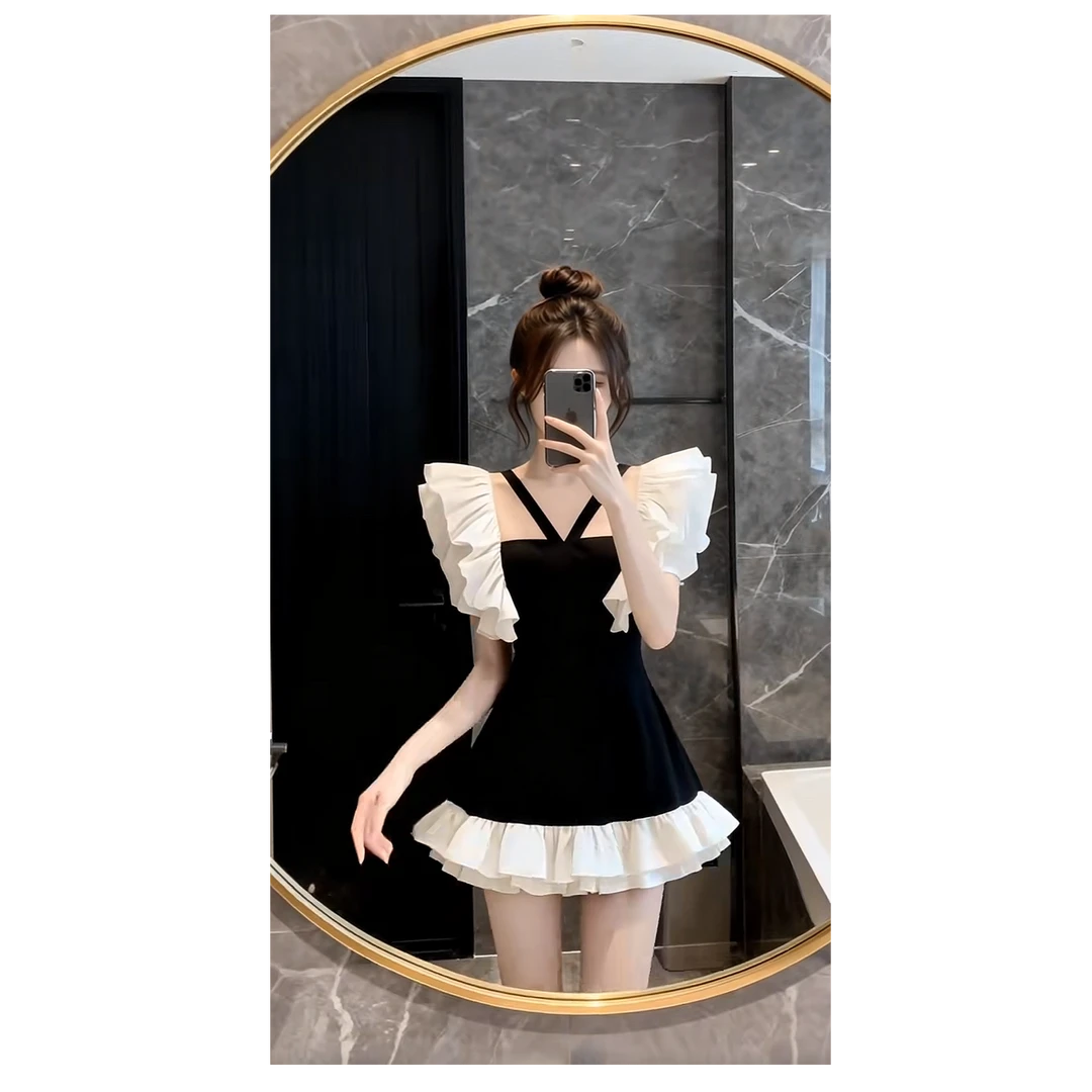 性感辣妹纯欲小众设计感新款秋冬显瘦个性连衣裙修身显瘦收腰温柔