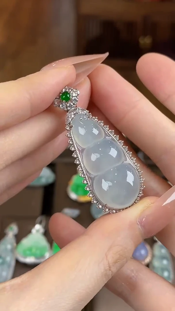 【闪购商品】翡翠吊坠(不含链)18K金镶嵌翡翠包镶佛手