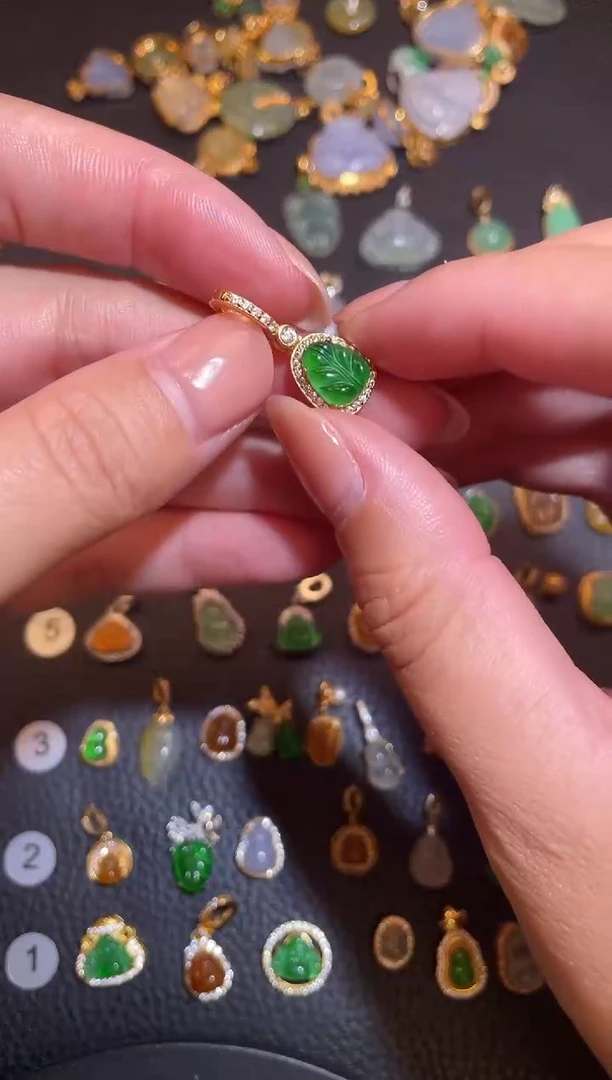 颈饰银S925镶嵌翡翠a货翡翠