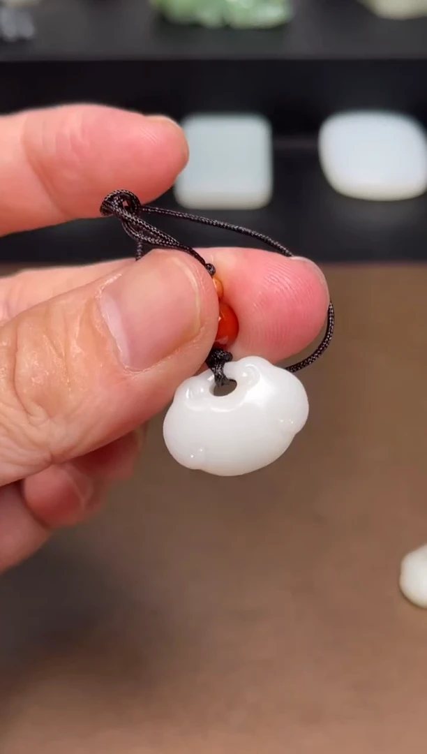 和田玉未镶嵌颈饰4