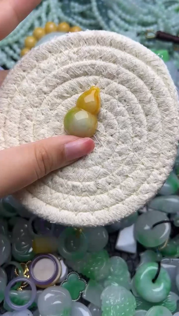 翡翠未镶嵌颈饰天然缅甸翡翠吊坠