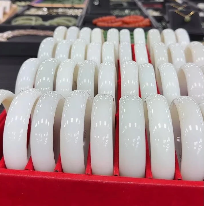 【老郑家】和田玉手镯一支 (多样性发1件)