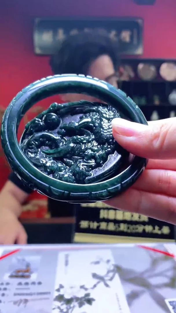 翡翠未镶嵌颈饰翡翠A货多样性发其一