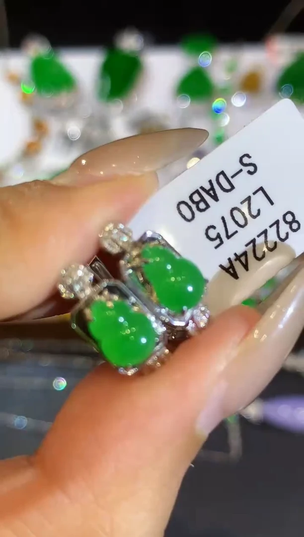 翡翠18K金镶嵌耳饰L2075多样性发其一