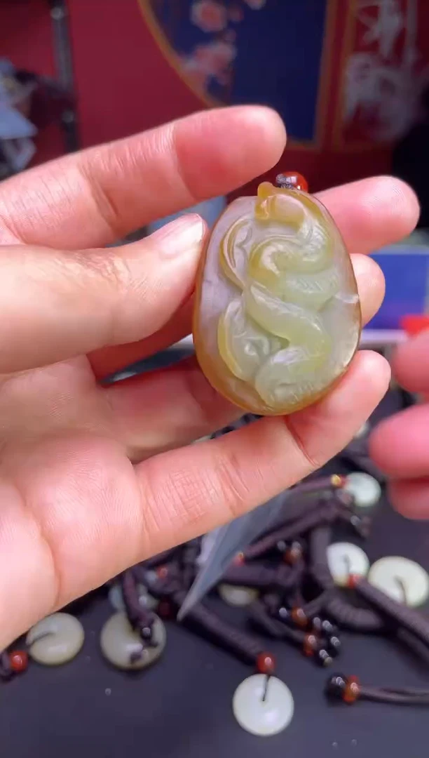 颈饰未镶嵌和田玉1